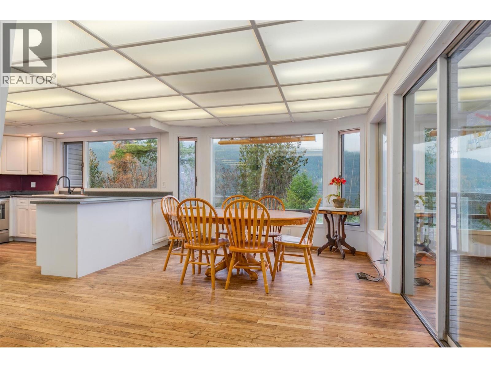 2071 Massie Road, Christina Lake, BC - Indoor