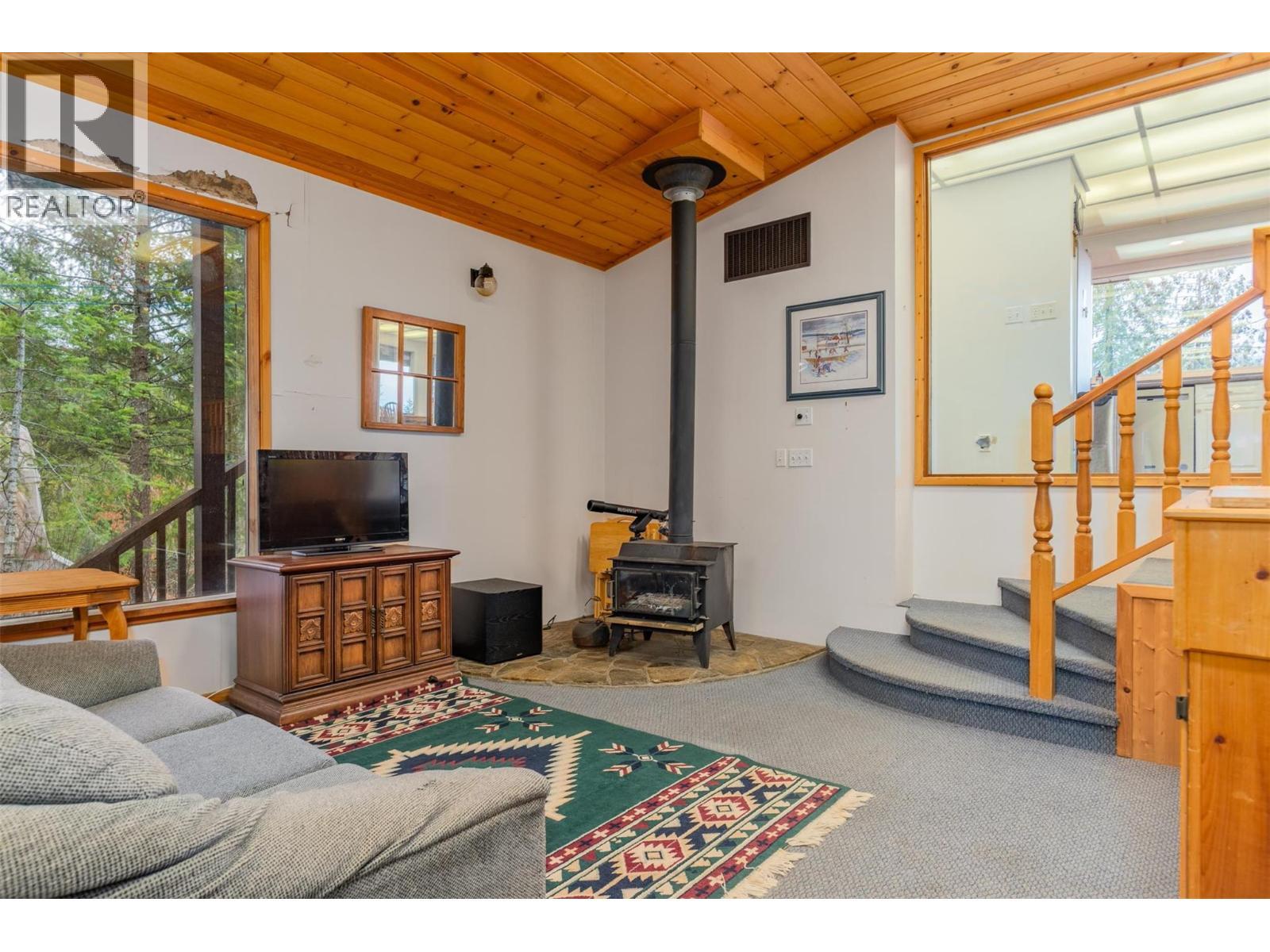 2071 Massie Road, Christina Lake, BC - Indoor With Fireplace