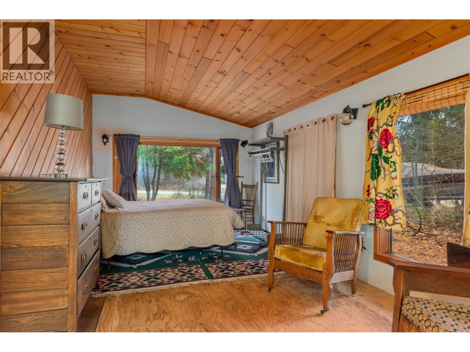 2071 Massie Road, Christina Lake, BC - Indoor