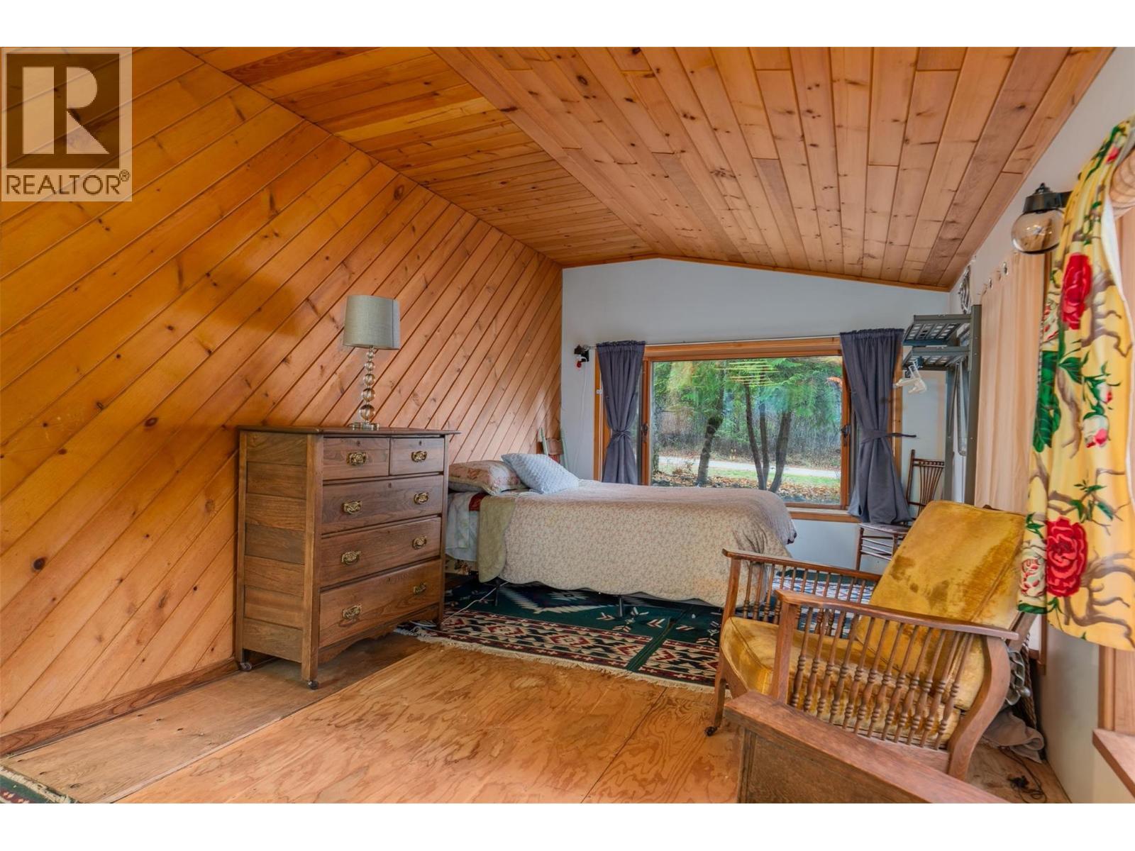 2071 Massie Road, Christina Lake, BC - Indoor