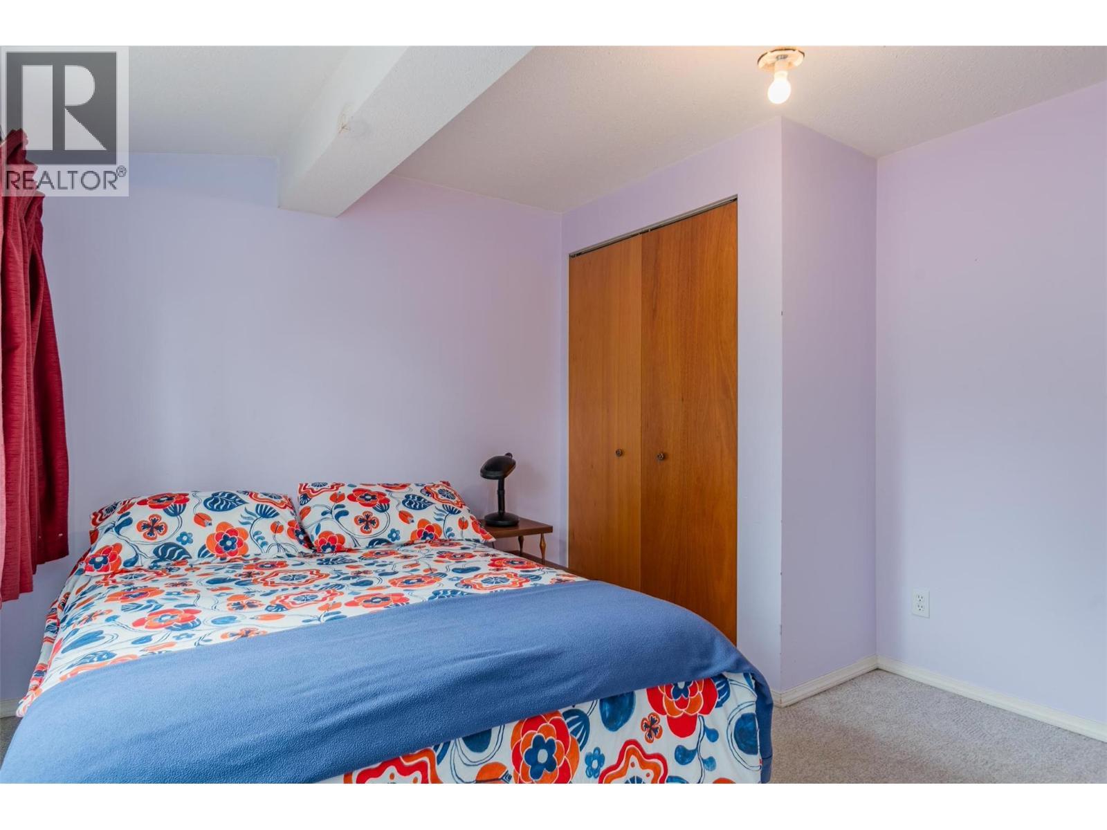 2071 Massie Road, Christina Lake, BC - Indoor Photo Showing Bedroom