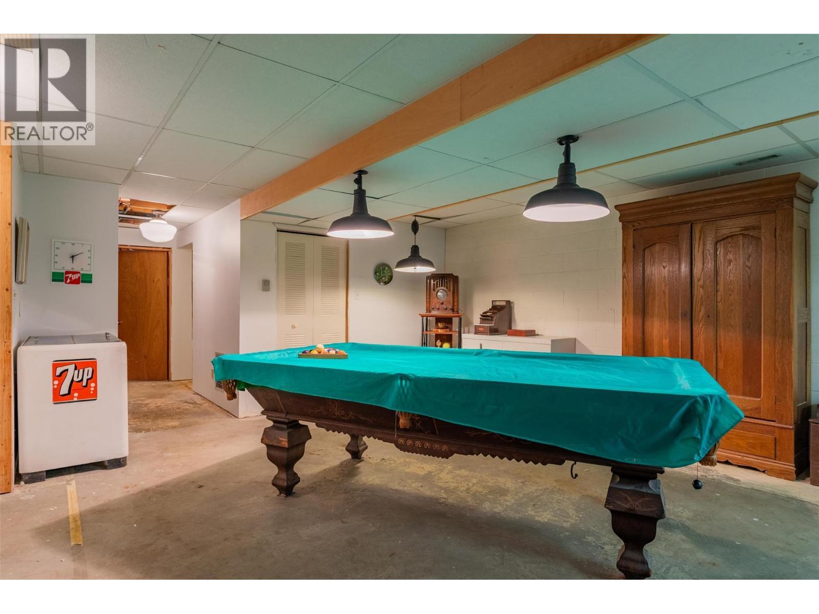 2071 Massie Road, Christina Lake, BC - Indoor Photo Showing Other Room