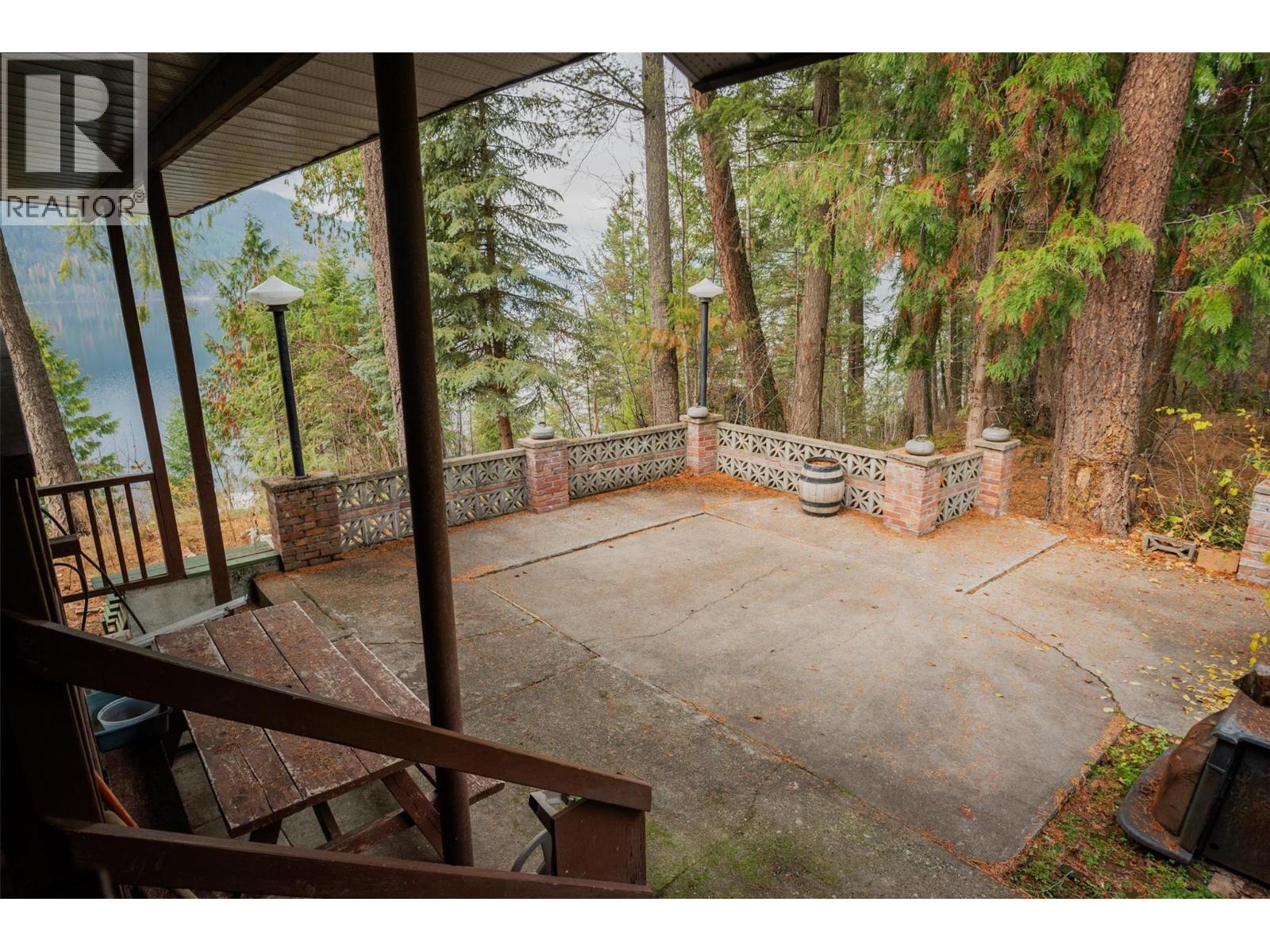 2071 Massie Road, Christina Lake, BC - Photo Showing Other Room