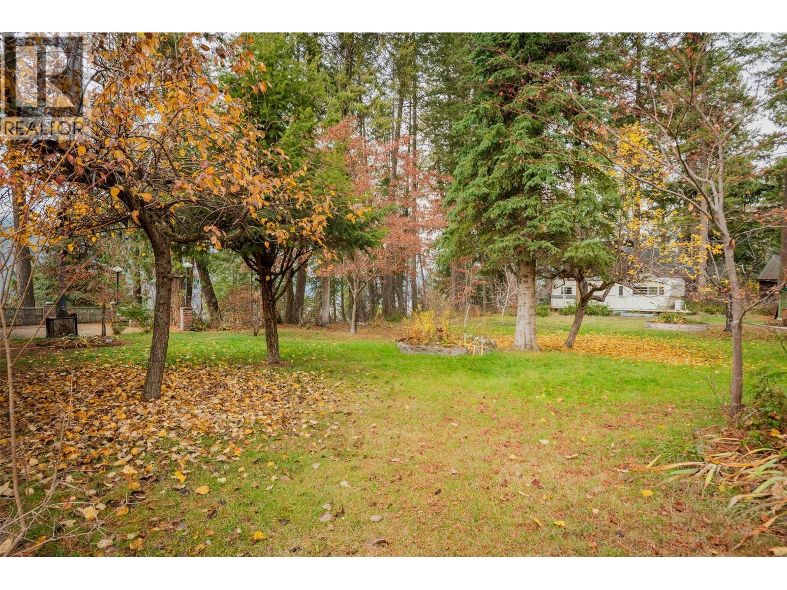 2071 Massie Road, Christina Lake, BC - Outdoor
