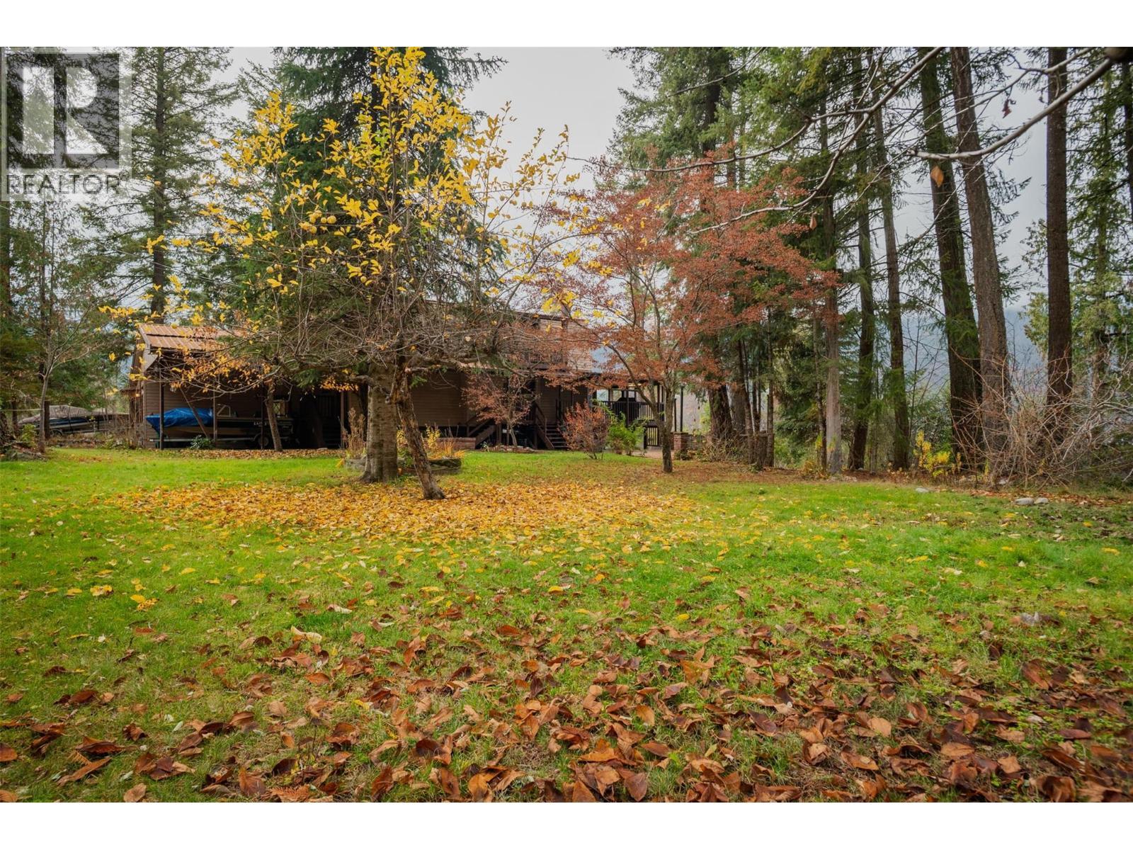 2071 Massie Road, Christina Lake, BC - Outdoor