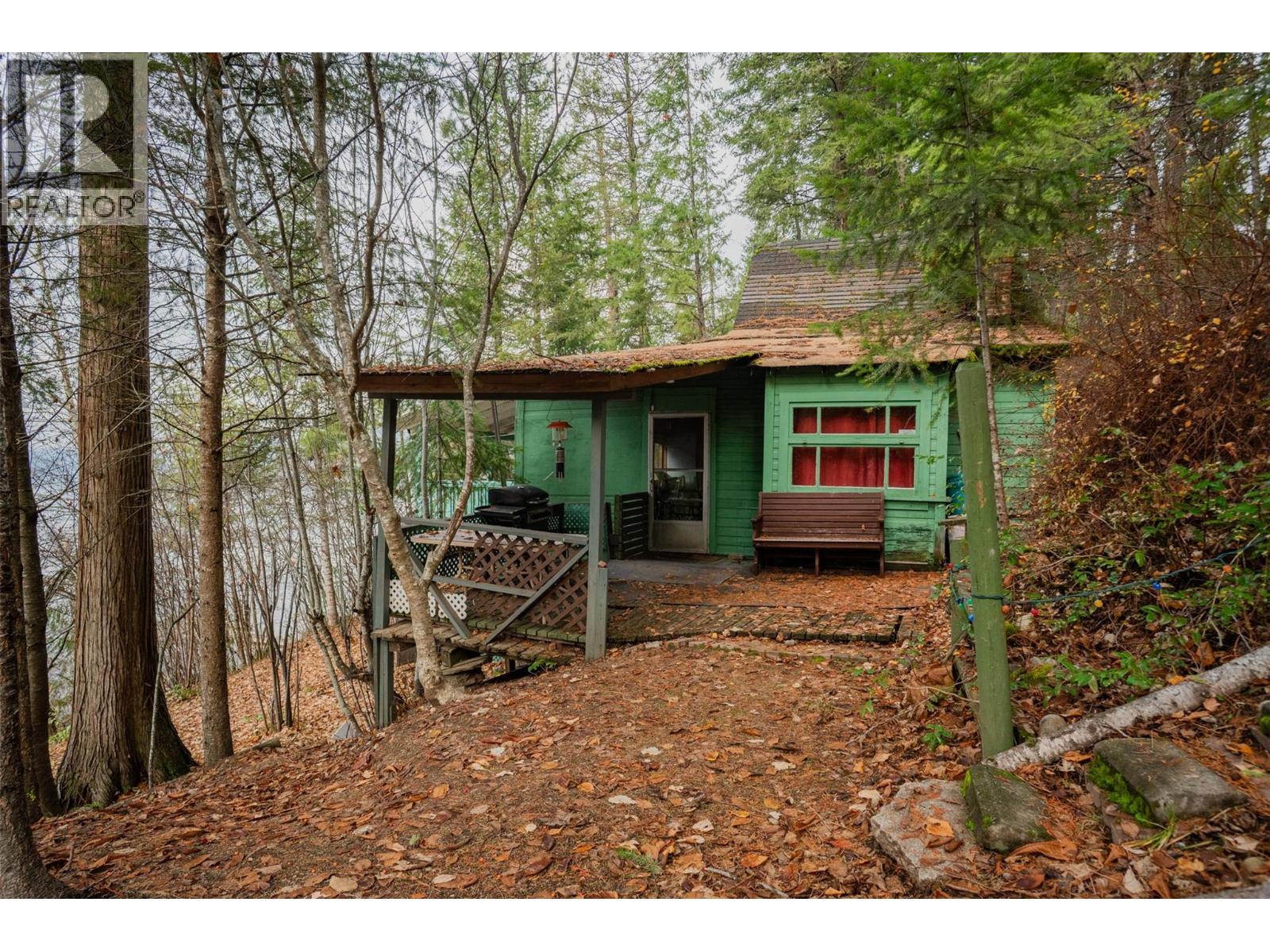 2071 Massie Road, Christina Lake, BC - Outdoor