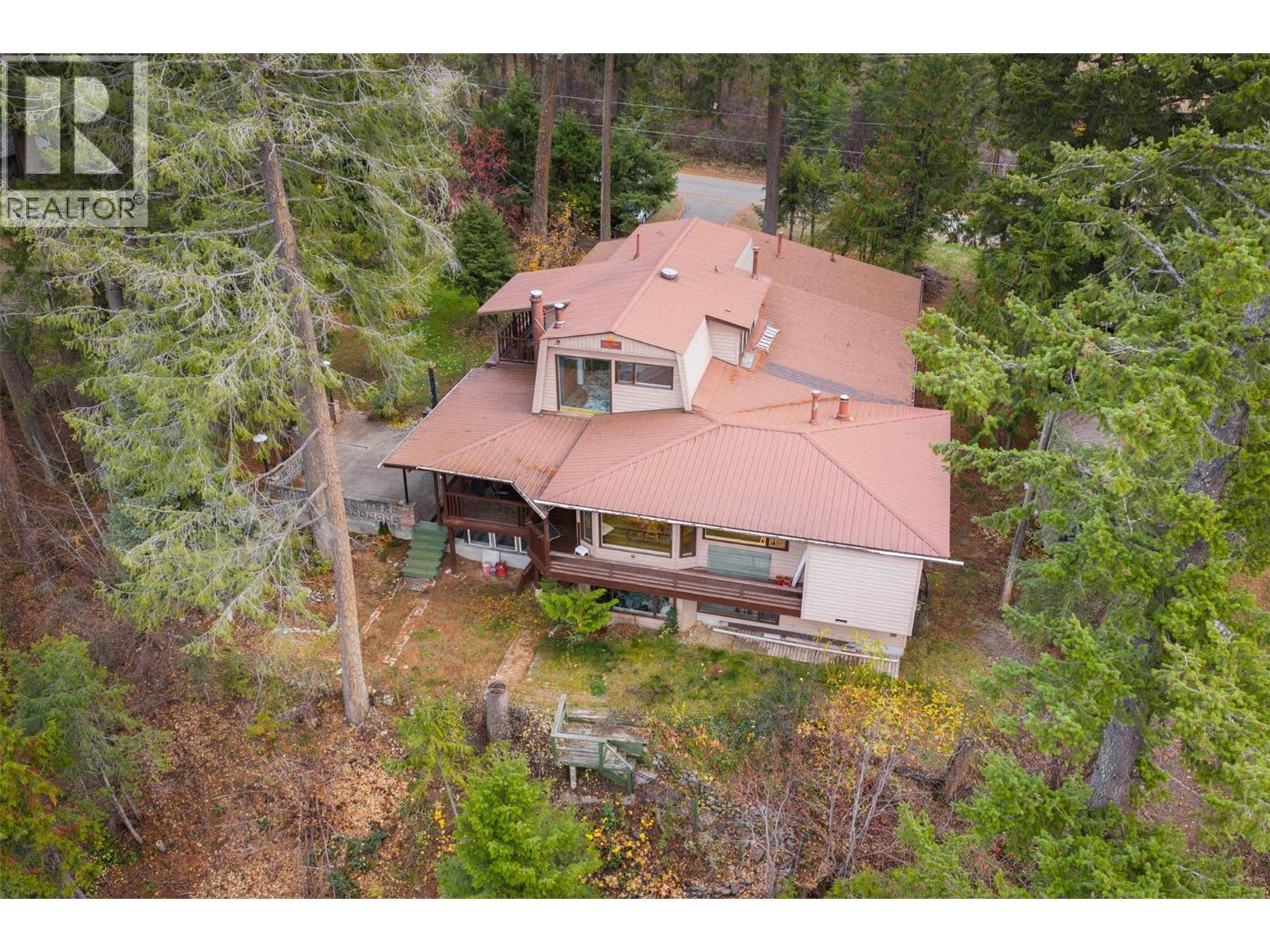 2071 Massie Road, Christina Lake, BC - Outdoor
