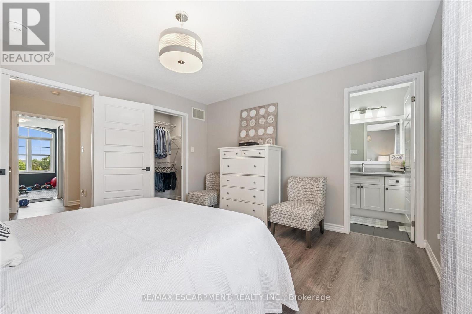 80 - 22 Spring Creek Drive, Hamilton, ON - Indoor Photo Showing Bedroom