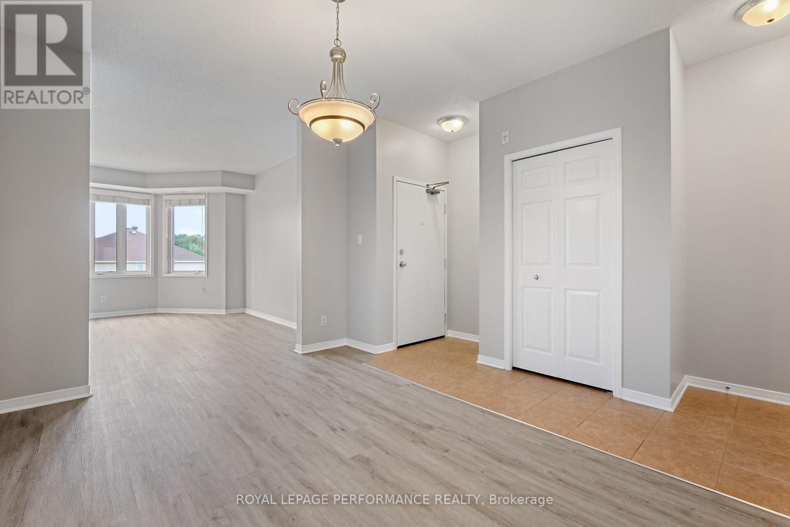 6 - 190 Rustic Hills Crescent, Ottawa, ON - Indoor Photo Showing Other Room