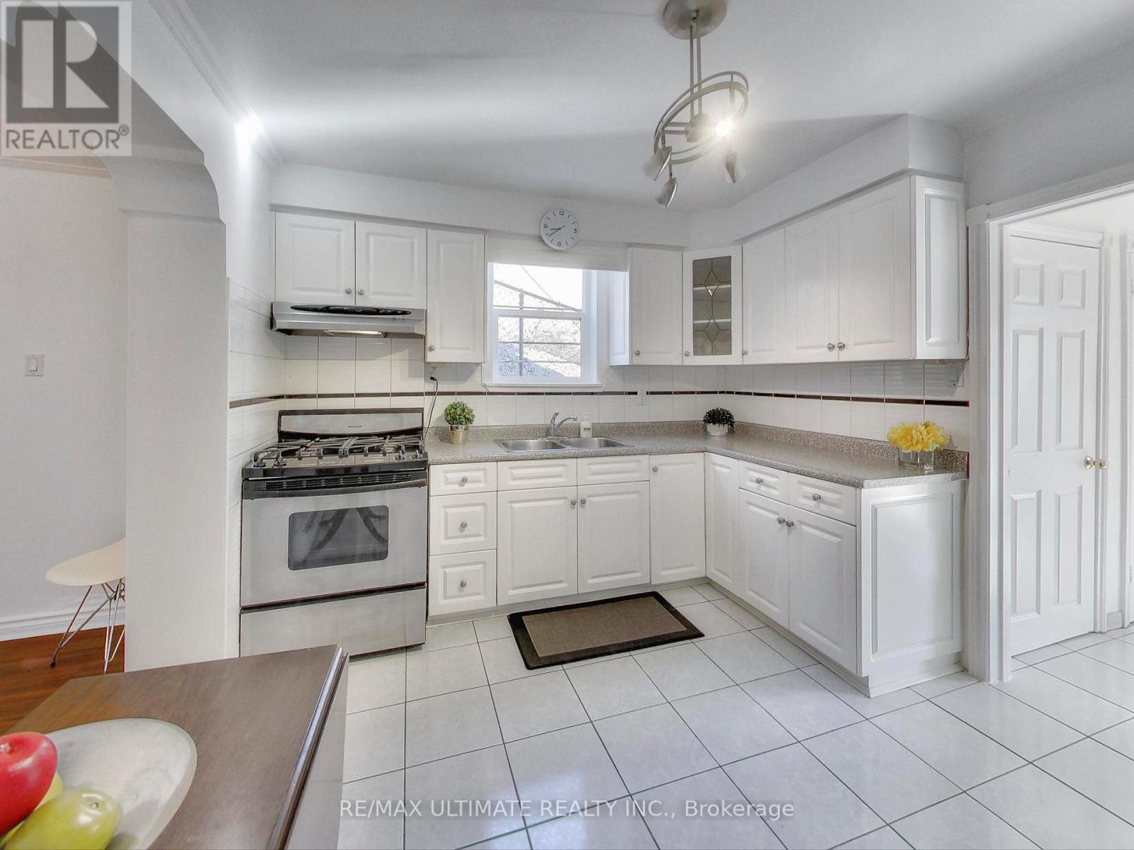 Apt #2 - 1460 Davenport Road, Toronto, ON - Indoor Photo Showing Kitchen With Double Sink