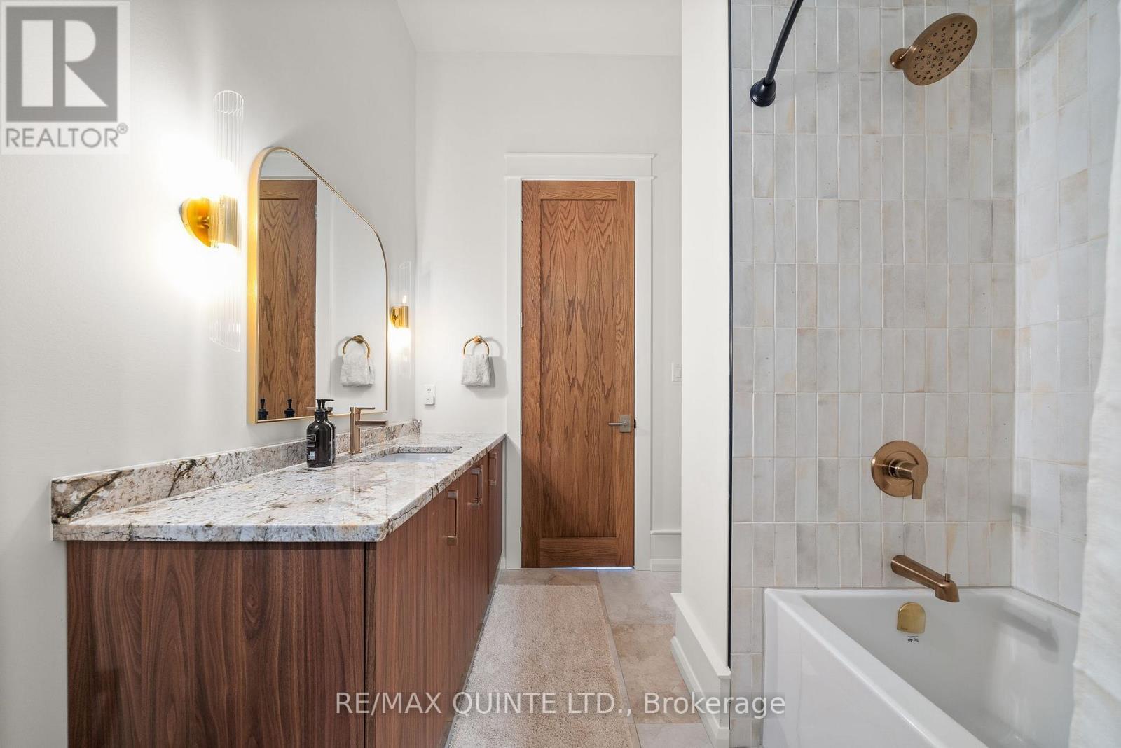 Bunk room ensuite 4 piece - 88 Bridge Street, Prince Edward County (Picton Ward), ON - Indoor Photo Showing Bathroom