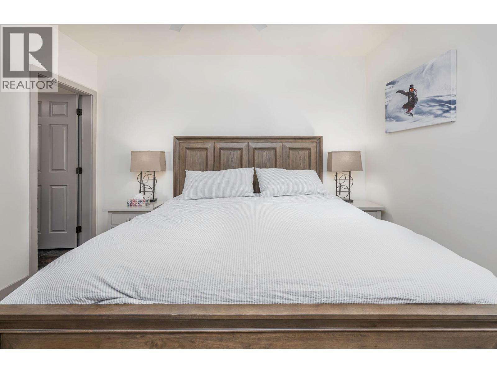 5940 Snowpines Way Unit# 2, Big White, BC - Indoor Photo Showing Bedroom