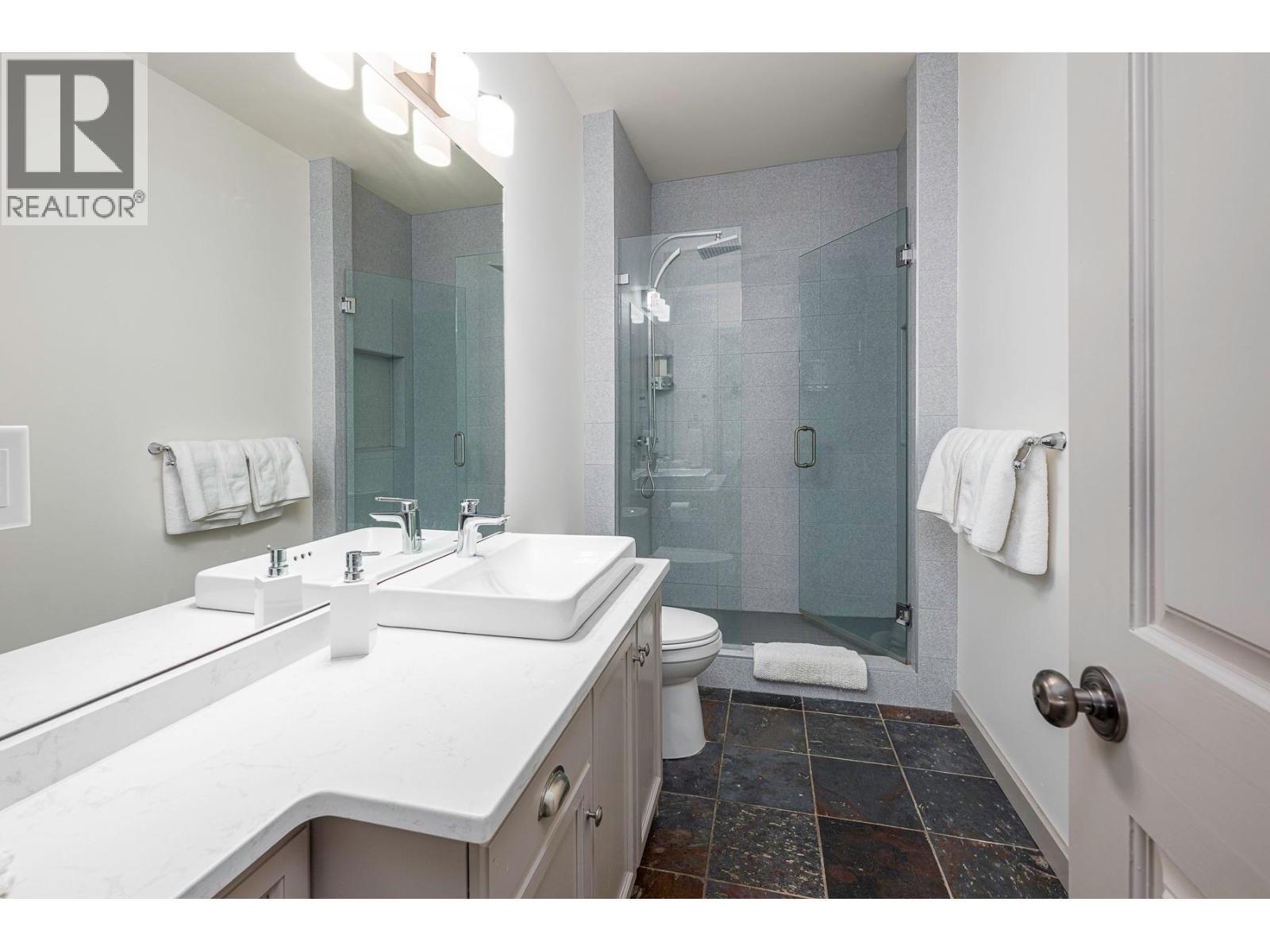 5940 Snowpines Way Unit# 2, Big White, BC - Indoor Photo Showing Bathroom
