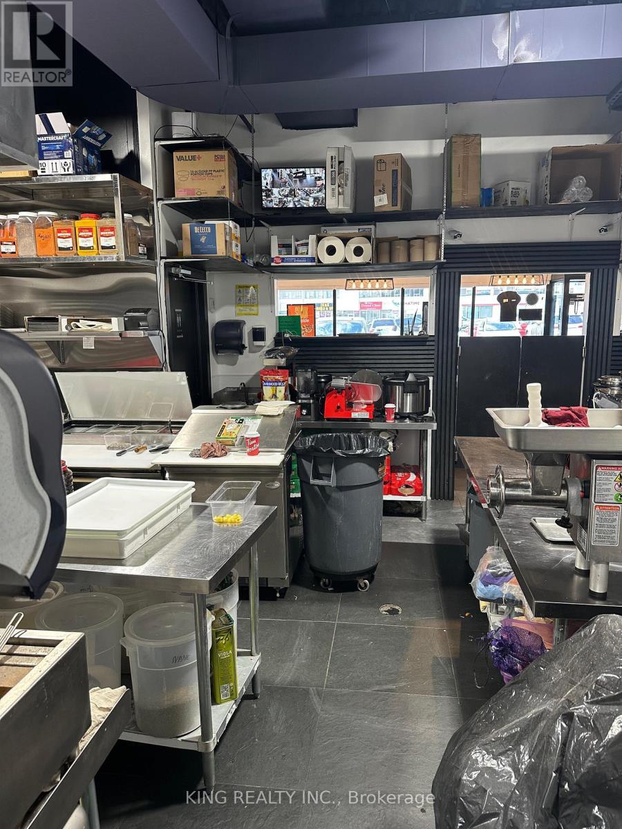 2712 Keele Street, Toronto, ON