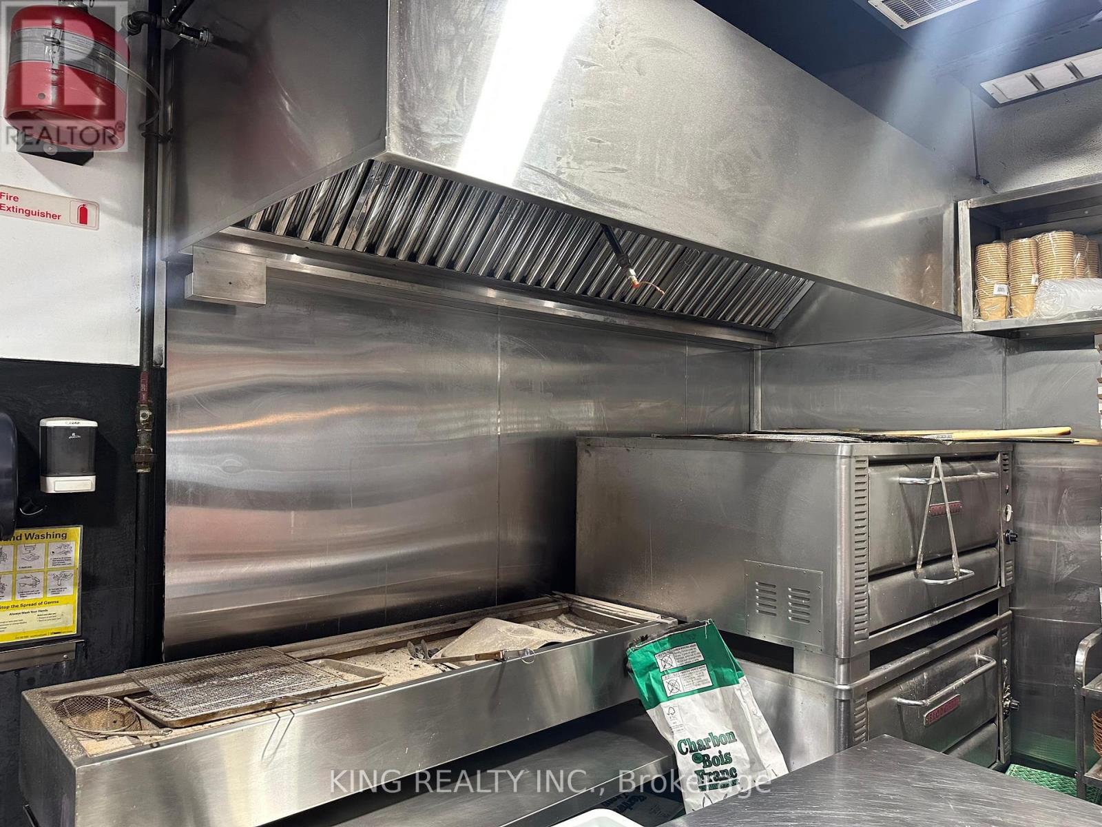 2712 Keele Street, Toronto, ON