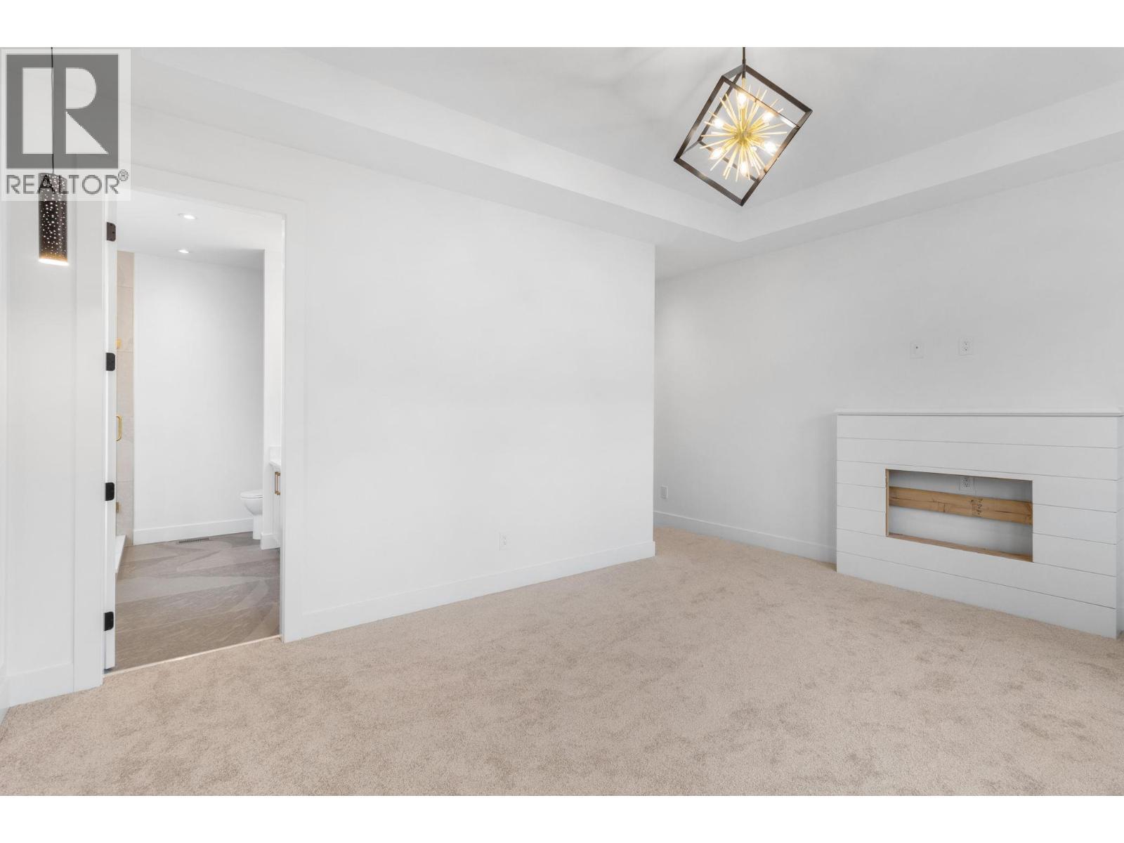 1012 Bull Crescent, Kelowna, BC - Indoor Photo Showing Other Room