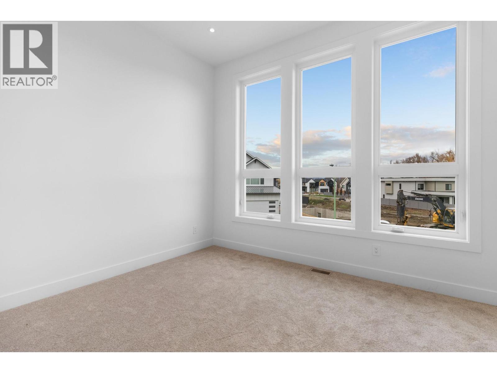 1012 Bull Crescent, Kelowna, BC - Indoor Photo Showing Other Room