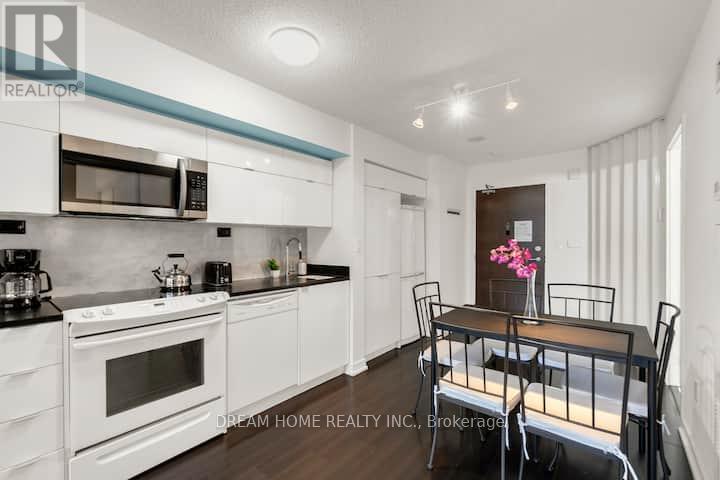 1810 - 151 Dan Leckie Way, Toronto, ON - Indoor Photo Showing Kitchen