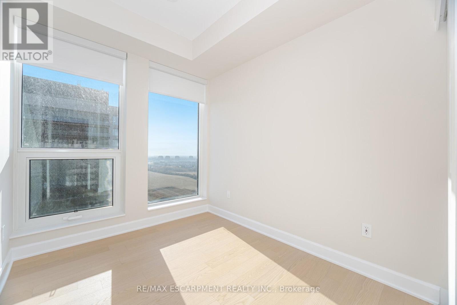 1901 - 3240 William Coltson Avenue, Oakville, ON - Indoor Photo Showing Other Room