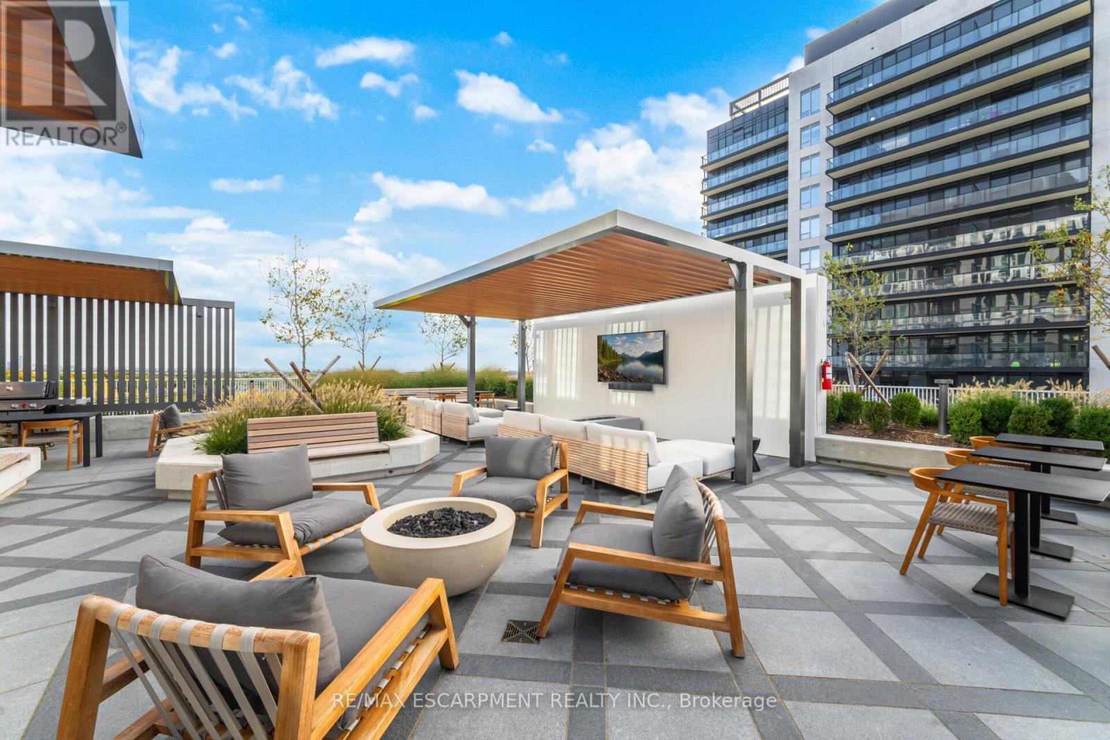 1901 - 3240 William Coltson Avenue, Oakville, ON - Outdoor With Deck Patio Veranda