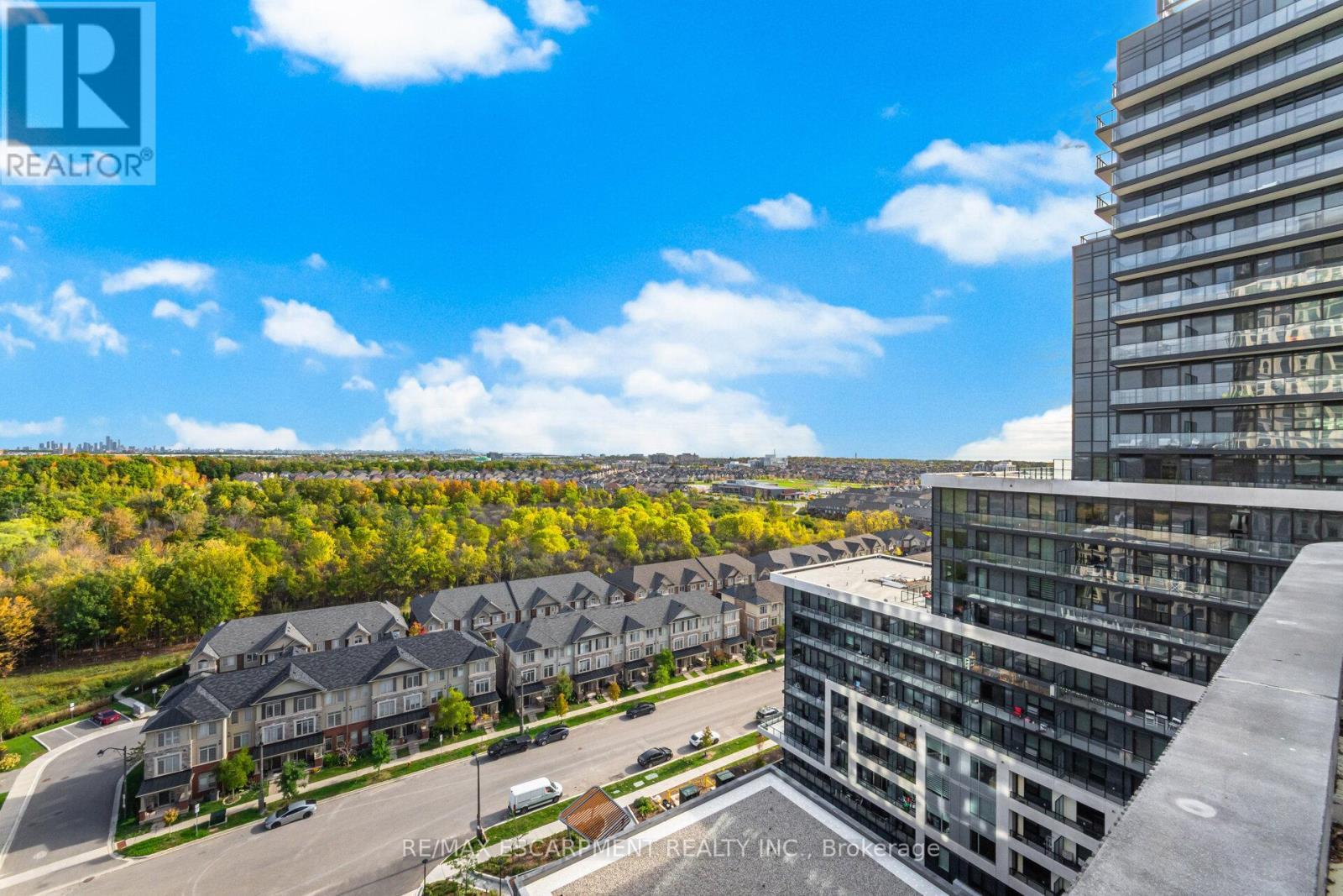 1901 - 3240 William Coltson Avenue, Oakville, ON - Outdoor With View