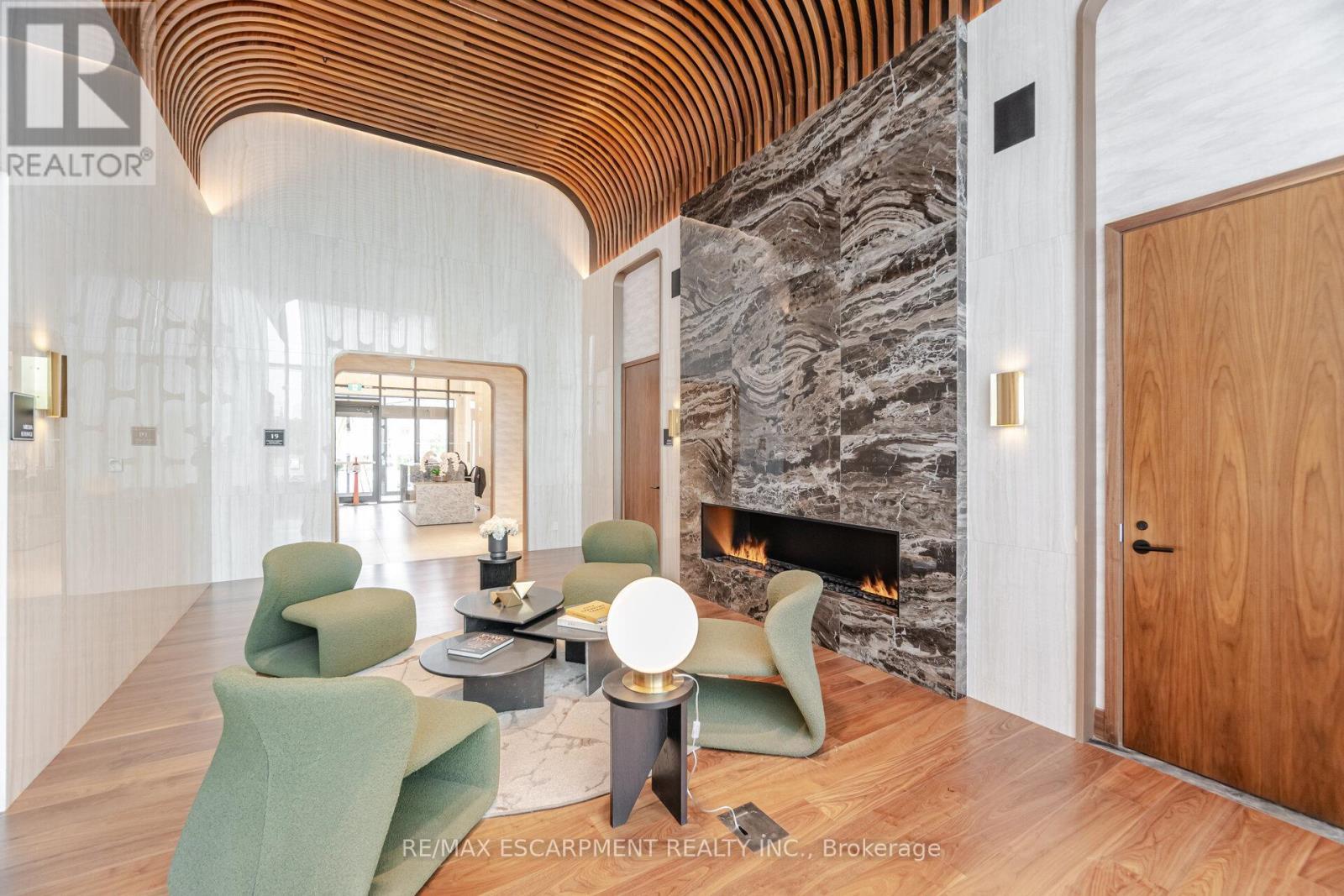 1901 - 3240 William Coltson Avenue, Oakville, ON - Indoor Photo Showing Dining Room