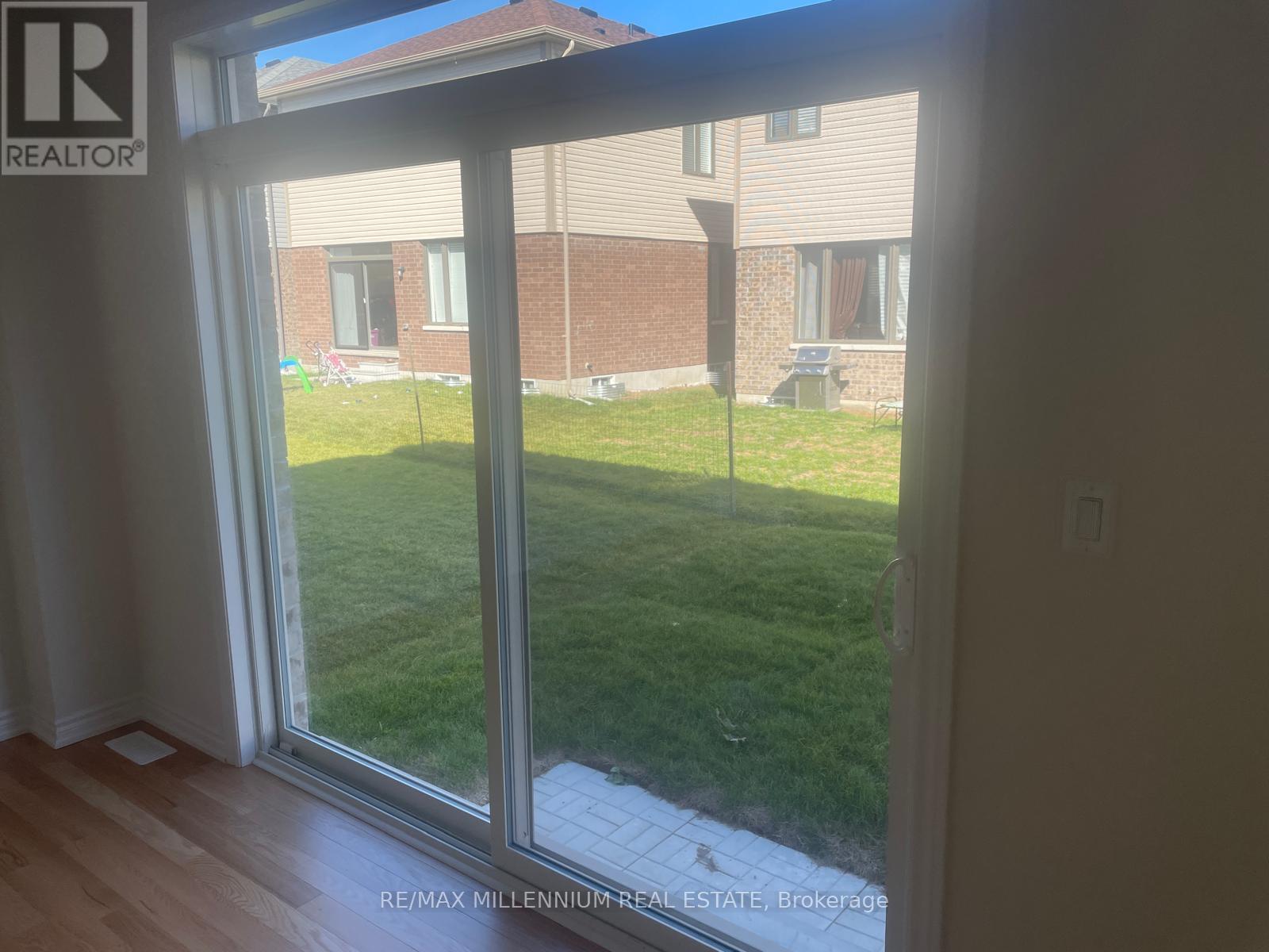 16 Tamworth Terrace, Barrie, ON - Indoor Photo Showing Other Room