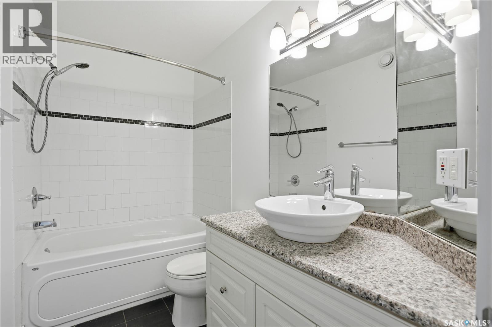 1455 Willowgrove Court, Saskatoon, SK - Indoor Photo Showing Bathroom
