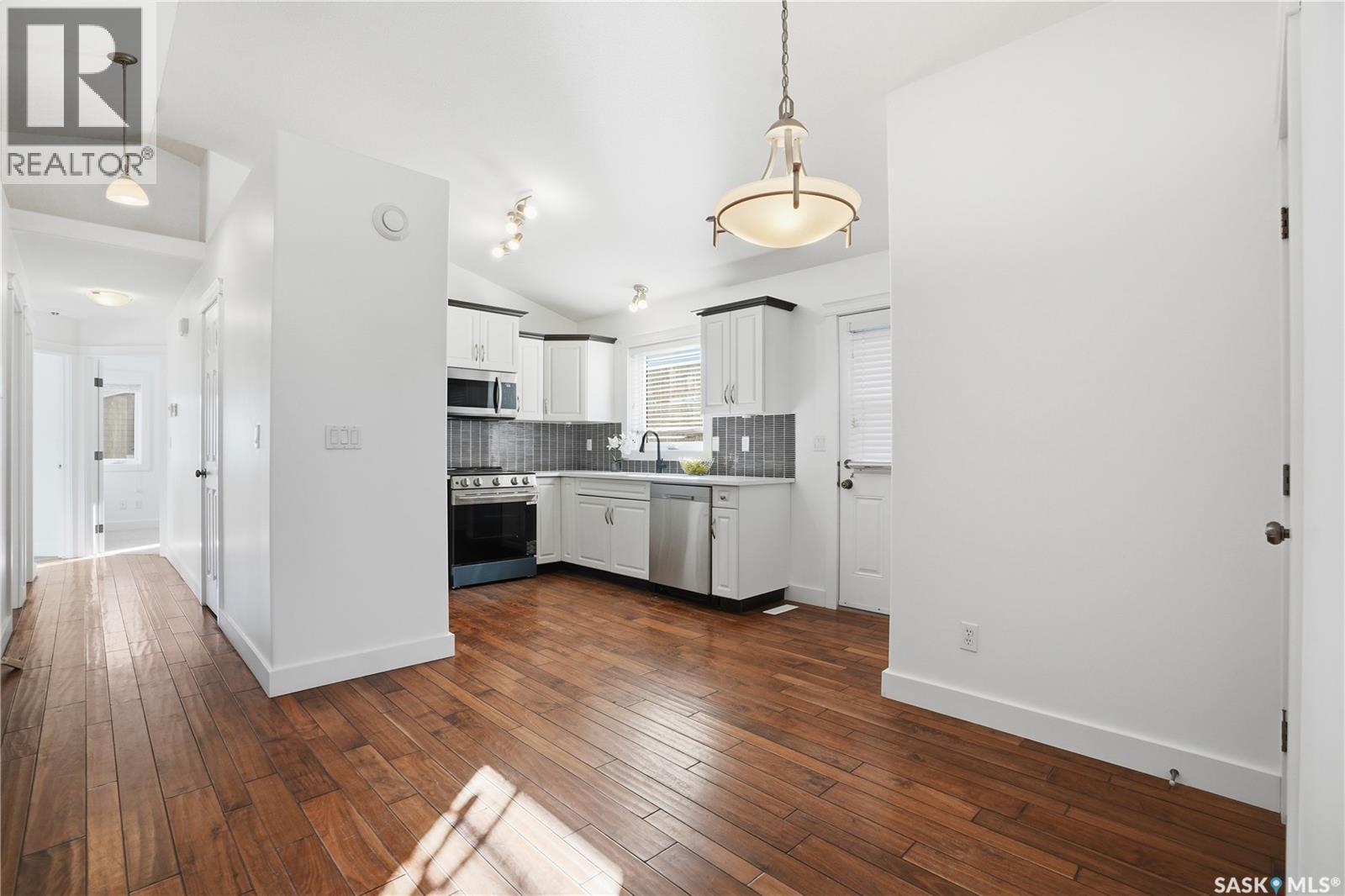 1455 Willowgrove Court, Saskatoon, SK - Indoor Photo Showing Kitchen