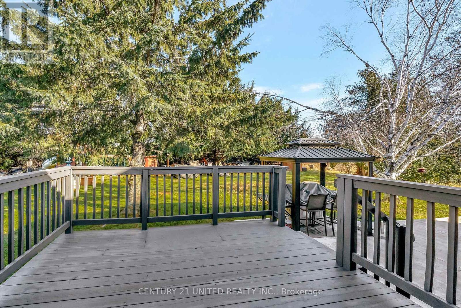 2425 Preston Road, Cavan Monaghan (Cavan-Monaghan), ON - Outdoor With Deck Patio Veranda