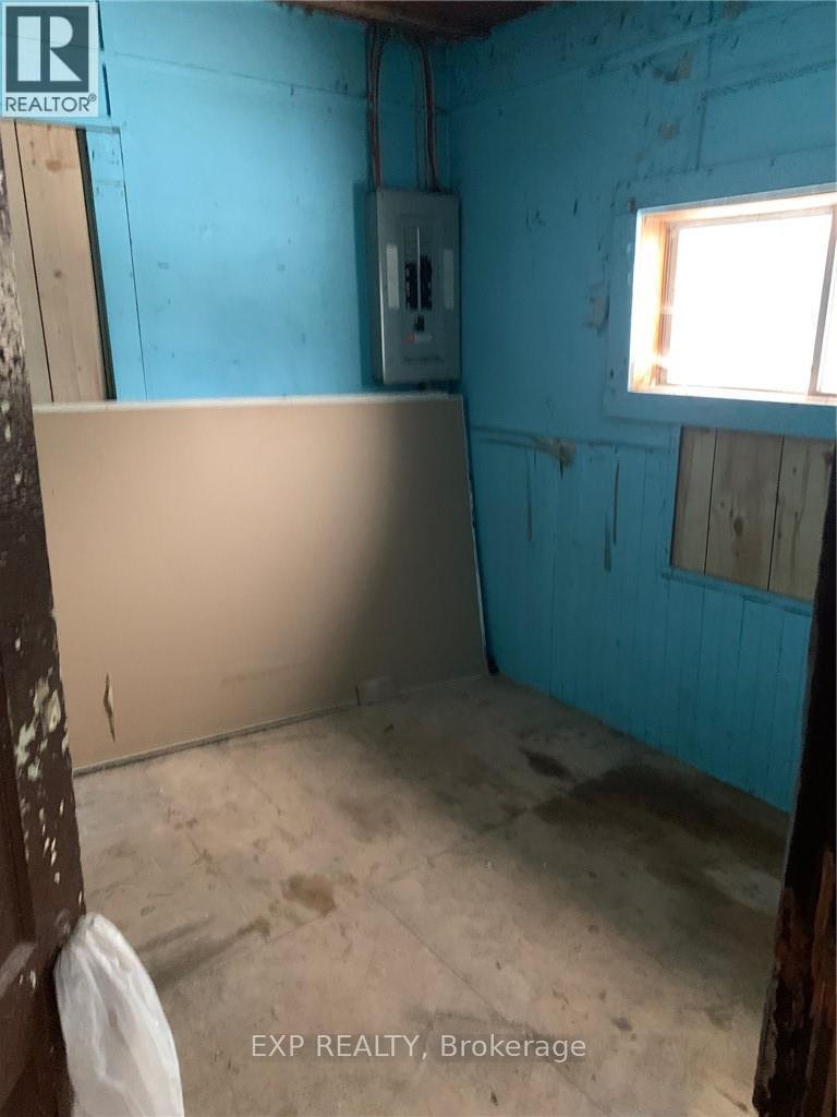 1 Doyle Street, Spanish, ON - Indoor