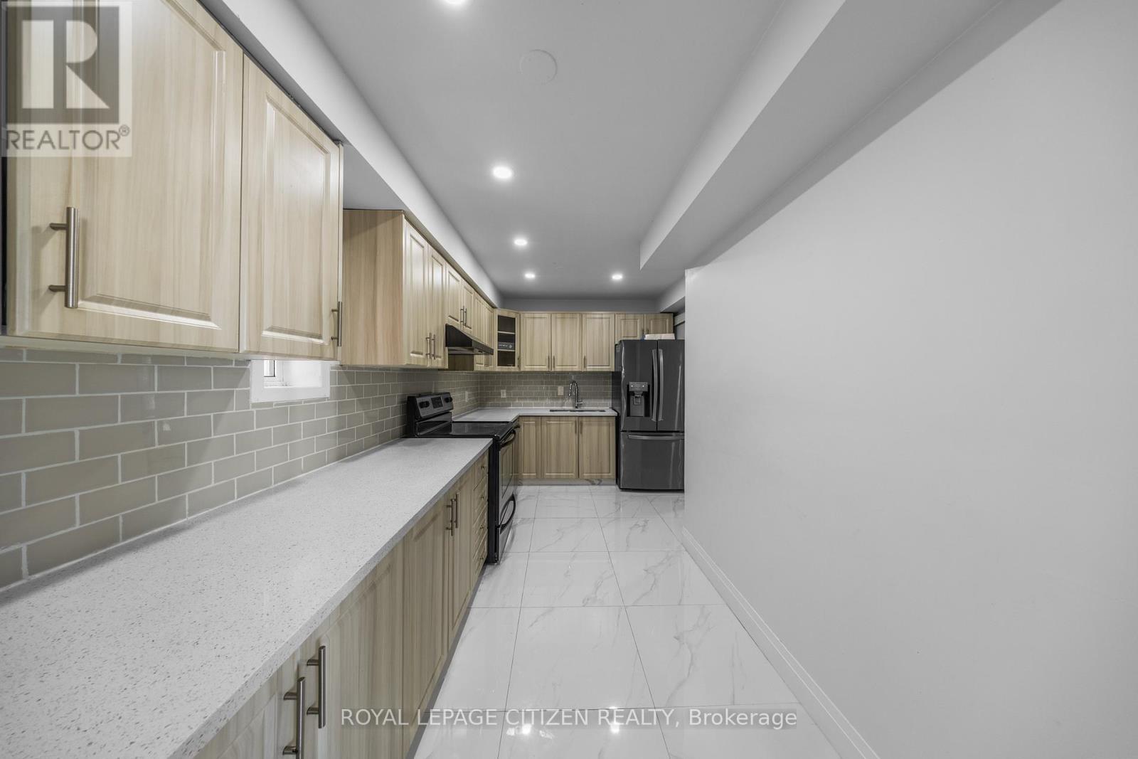 116 Ducatel Crescent, Ajax, ON - Indoor Photo Showing Kitchen