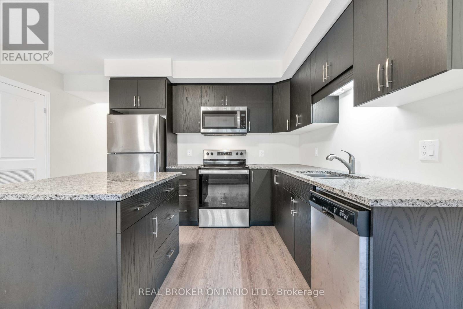 F - 168 Rochefort Street, Kitchener, ON - Indoor Photo Showing Kitchen With Stainless Steel Kitchen With Upgraded Kitchen