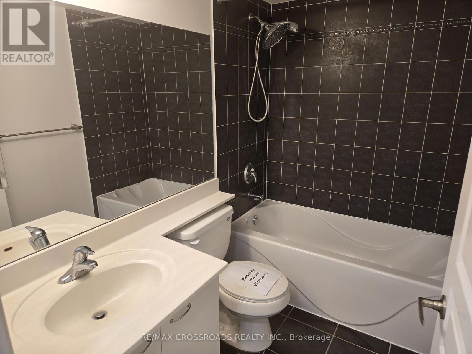 1512 - 509 Beecroft Road, Toronto, ON - Indoor Photo Showing Bathroom