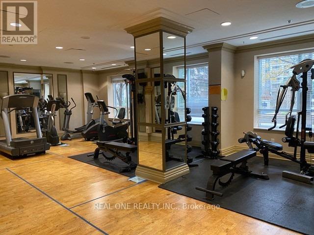 1105 - 18 Sommerset Way, Toronto, ON - Indoor Photo Showing Gym Room
