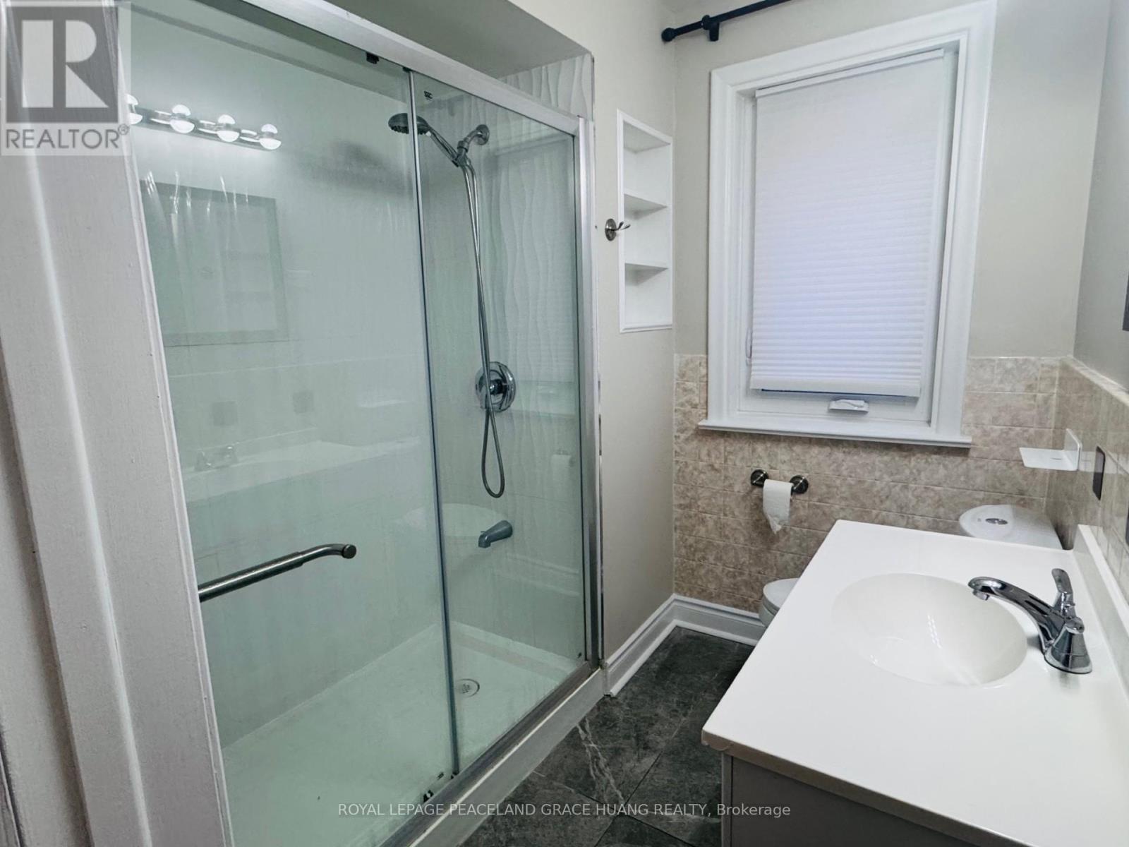 420 Paliser Crescent S, Richmond Hill, ON - Indoor Photo Showing Bathroom