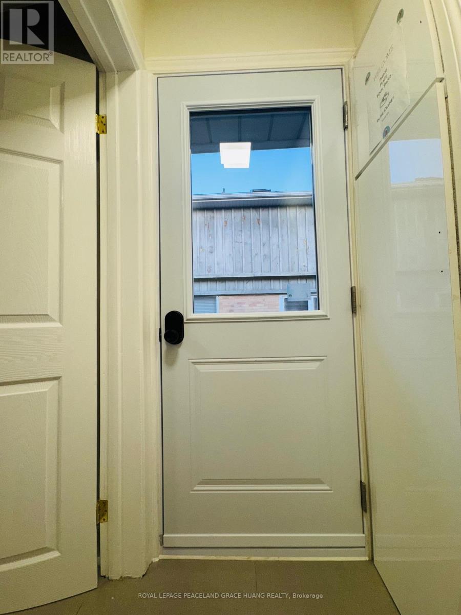 420 Paliser Crescent S, Richmond Hill, ON - Indoor Photo Showing Other Room