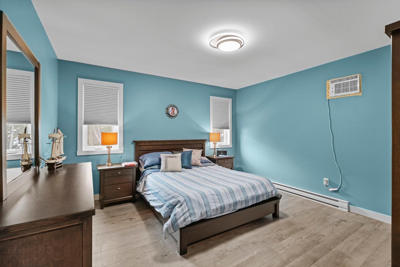 Chambre à coucher principale - 4030 Ch. Plaisance, Sainte-Julienne, QC - Indoor Photo Showing Bedroom