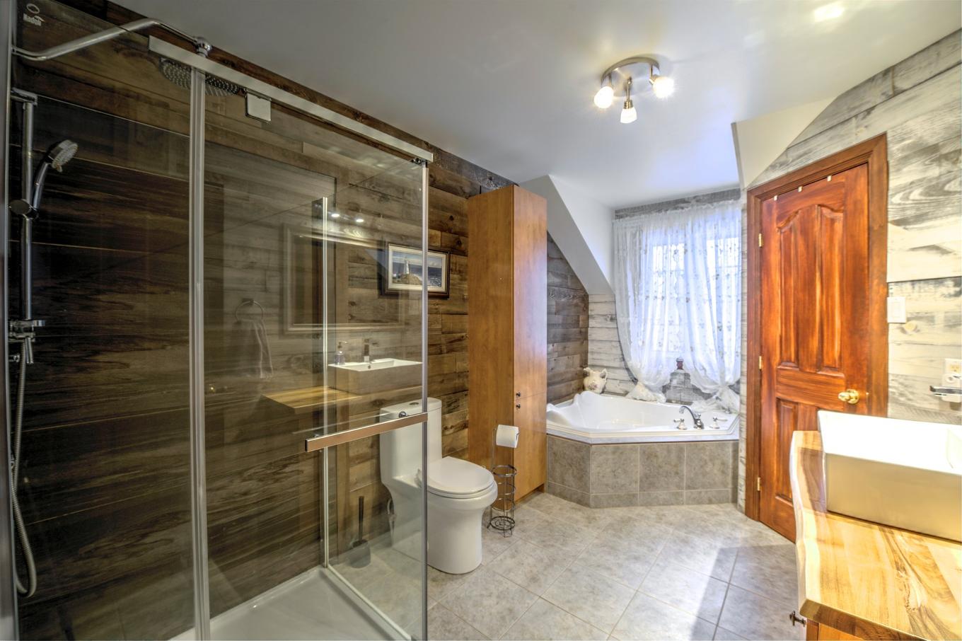 Bathroom - 1620 Rue Des Tangaras, Prévost, QC - Indoor Photo Showing Bathroom