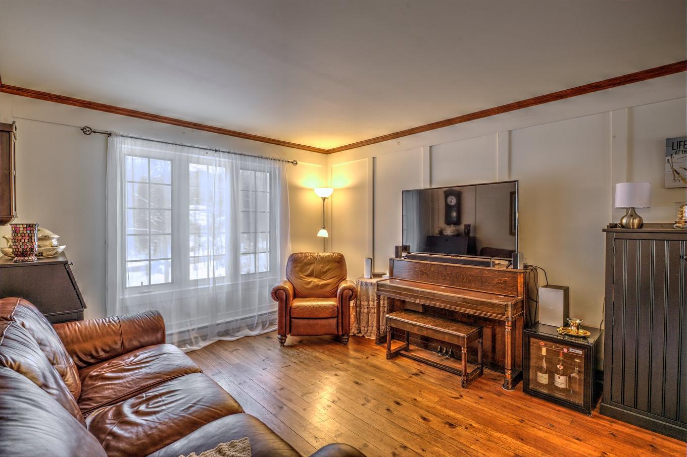 Living room - 1620 Rue Des Tangaras, Prévost, QC - Indoor Photo Showing Living Room