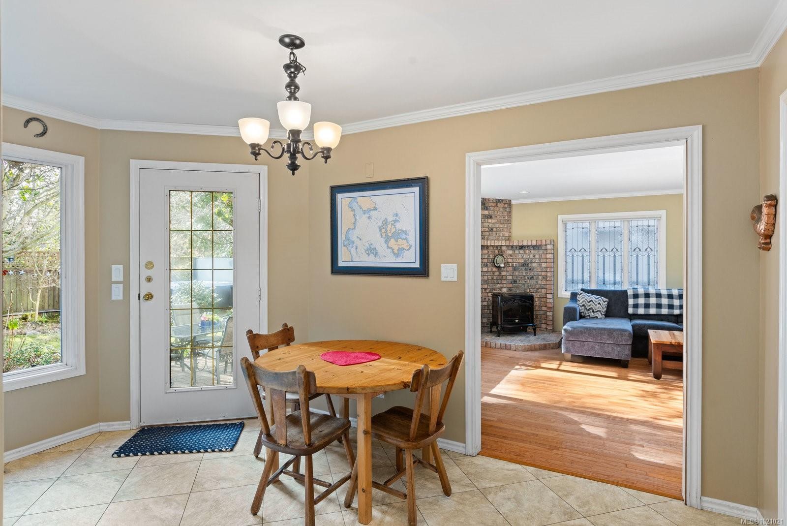 3913 Gibson Crt, Saanich, BC