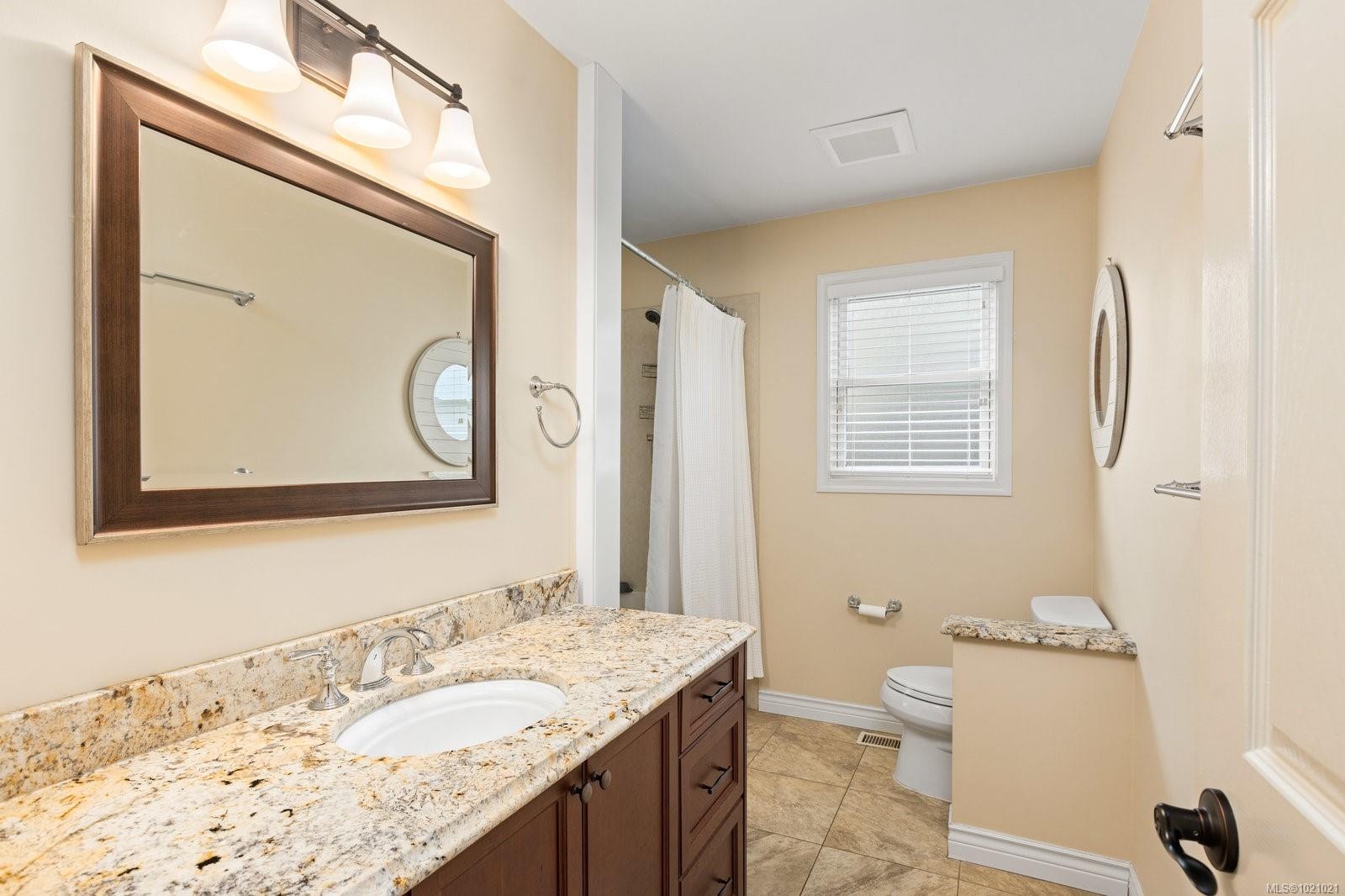 3913 Gibson Crt, Saanich, BC