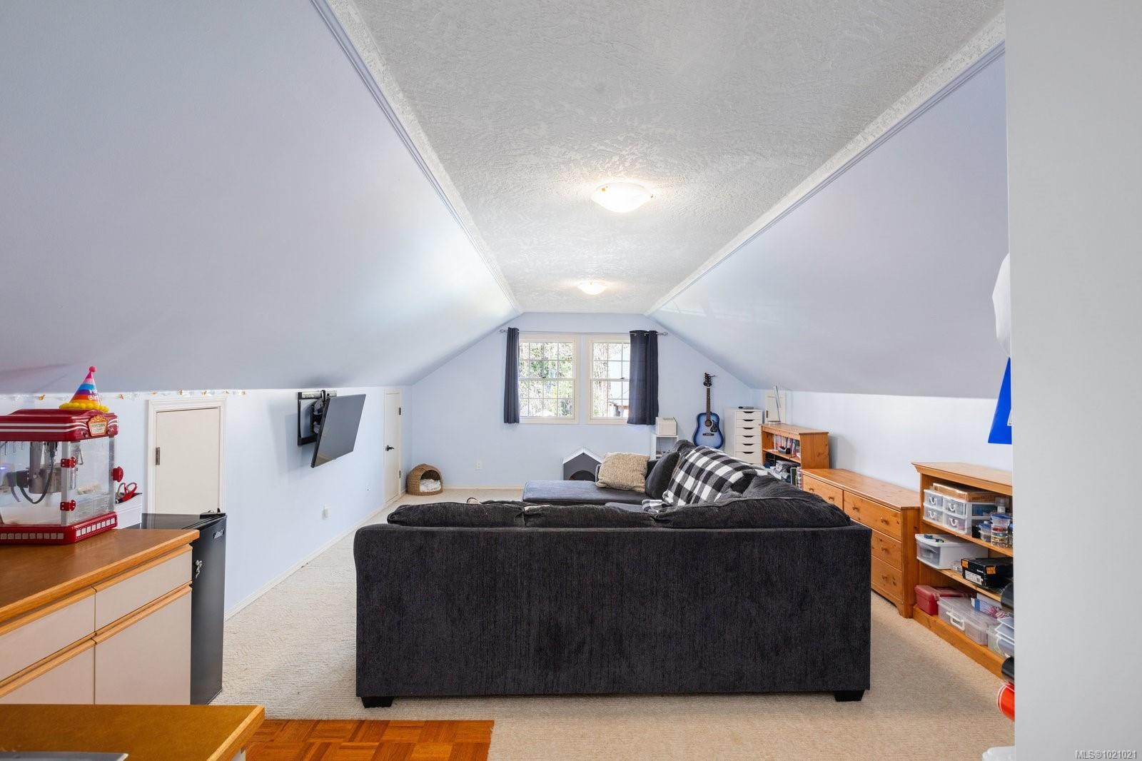 3913 Gibson Crt, Saanich, BC