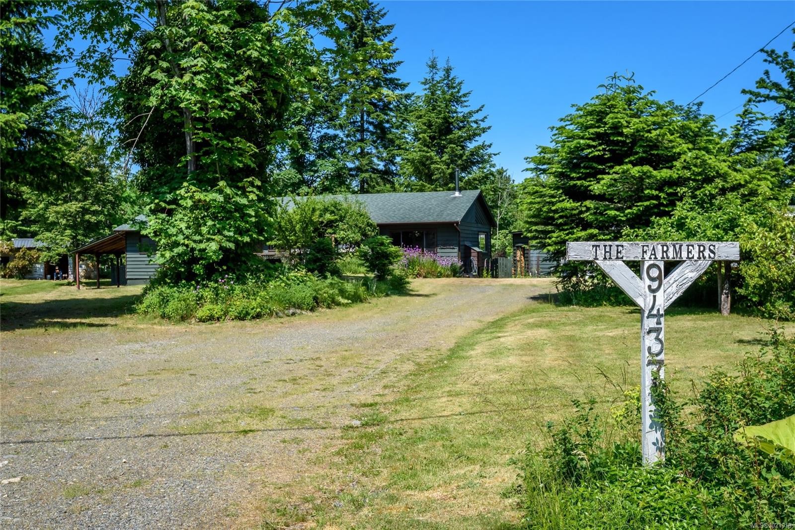 9437 Martin Park Dr, Black Creek, BC