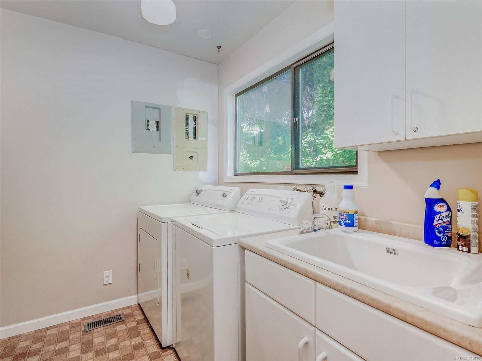 3857 Duke Rd, Metchosin, BC