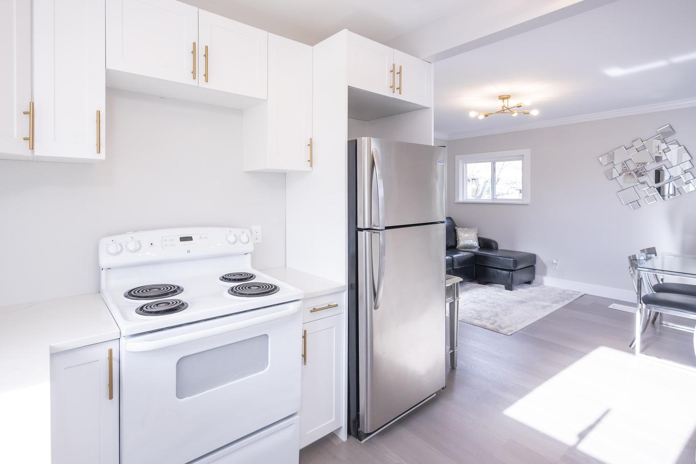 348 Frankwood Avenue, Thunder Bay, ON - Indoor Photo Showing Kitchen