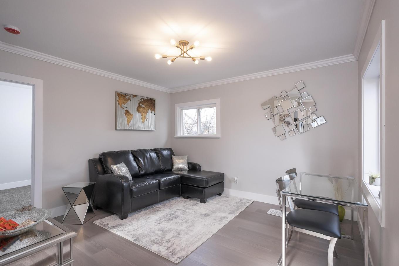 348 Frankwood Avenue, Thunder Bay, ON - Indoor Photo Showing Living Room