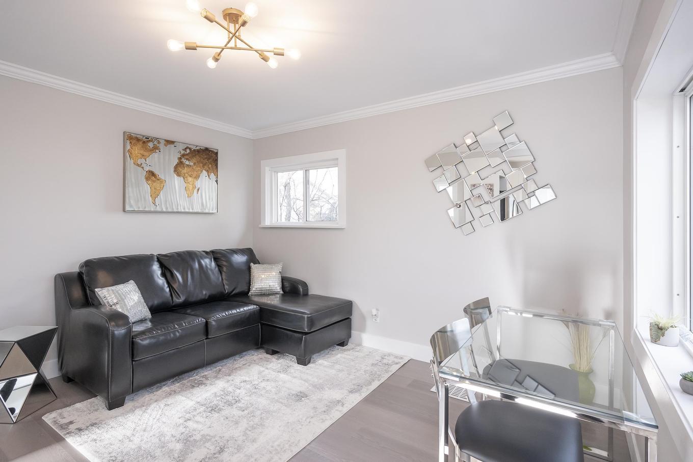 348 Frankwood Avenue, Thunder Bay, ON - Indoor Photo Showing Living Room