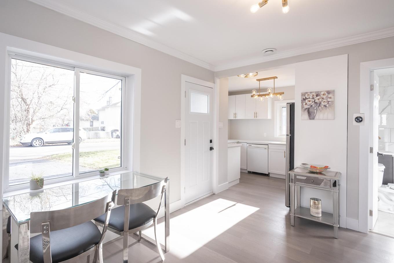 348 Frankwood Avenue, Thunder Bay, ON - Indoor