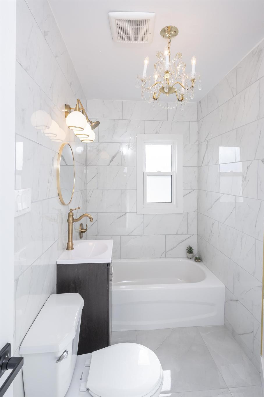 348 Frankwood Avenue, Thunder Bay, ON - Indoor Photo Showing Bathroom